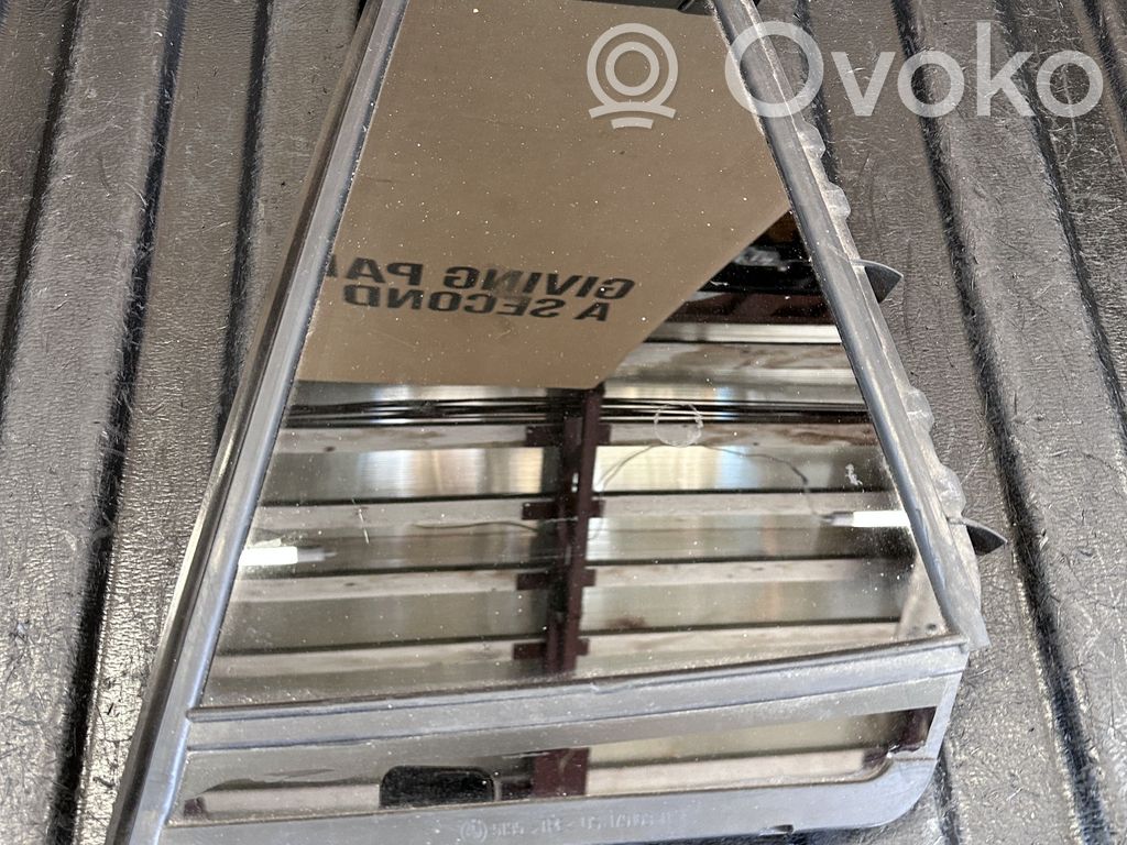 BMW X3 G01 Ventanilla de ventilación de la puerta trasera 