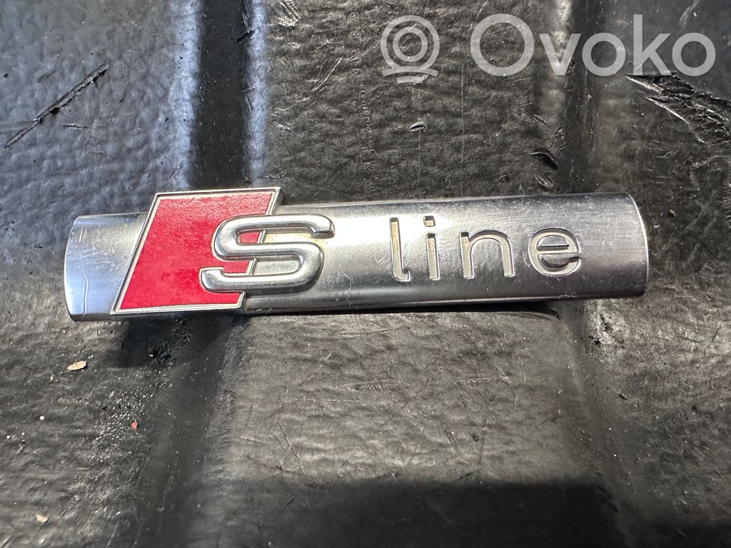 Audi A4 S4 B9 Insignia/letras de modelo de fabricante 
