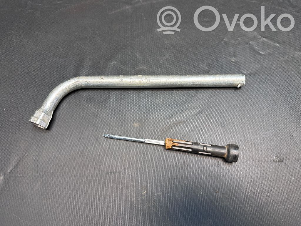 Volkswagen Touran III Cheie roți 