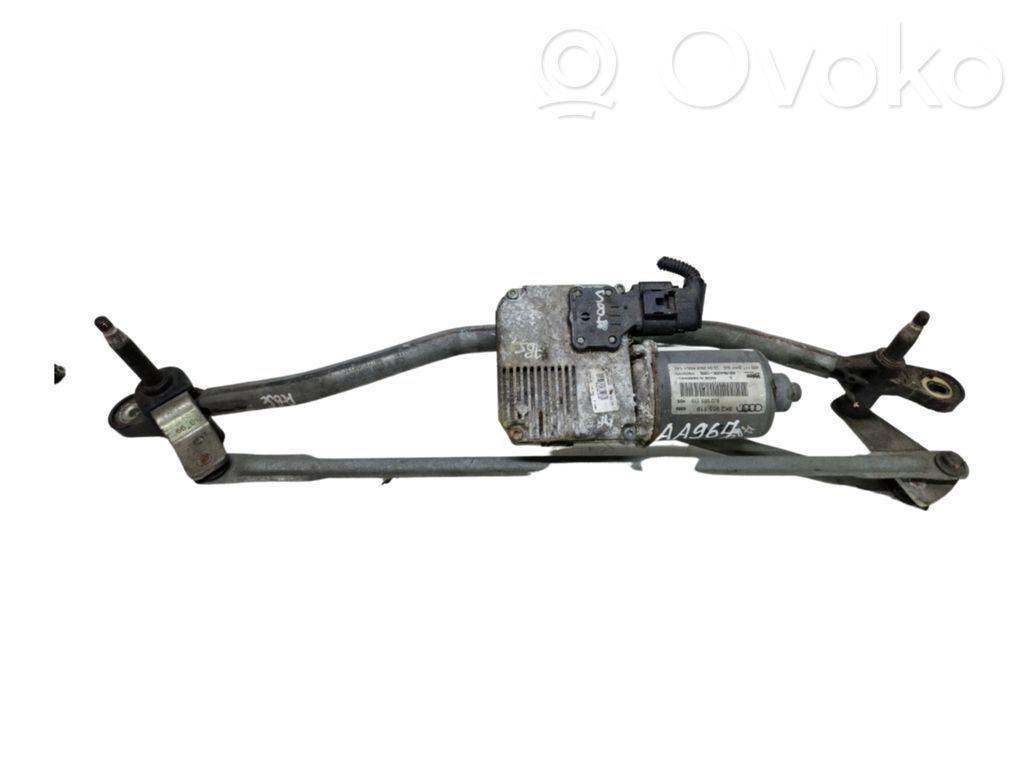 Audi A4 S4 B8 8K Mechanizm i silniczek wycieraczek szyby przedniej / czołowej 