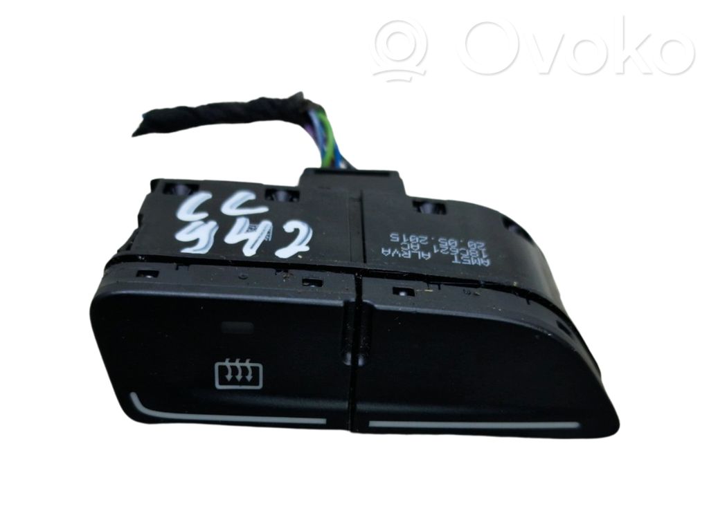 Ford Kuga II Windscreen/window heater switch 