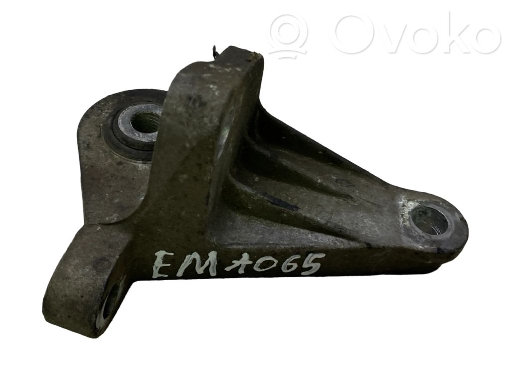 Ford S-MAX Gearbox mounting bracket 