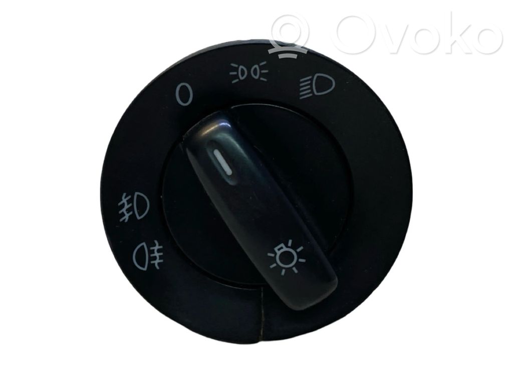 Volkswagen Tiguan Light switch 