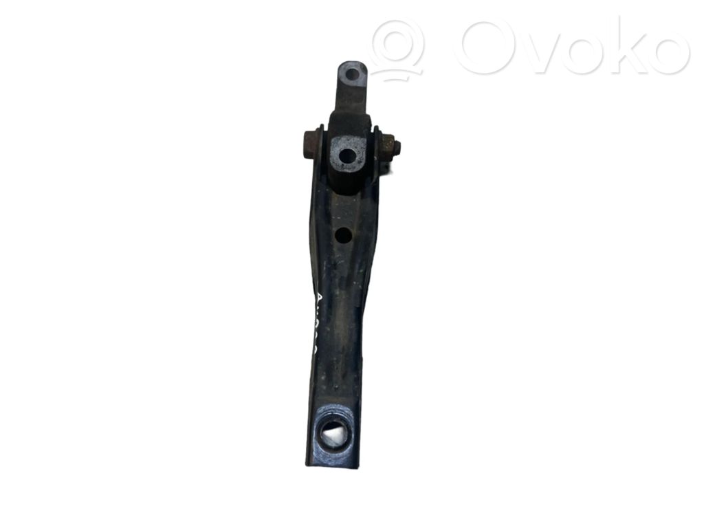 Volkswagen PASSAT B8 Engine mounting bracket 