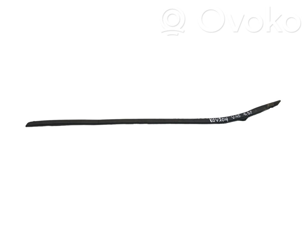 Volvo V40 Windshield trim 