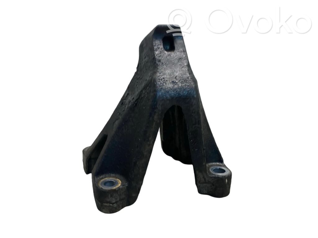 Audi A4 S4 B8 8K Engine mounting bracket 