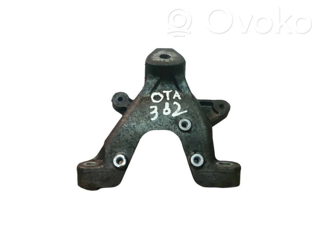 Audi A4 S4 B8 8K Engine mounting bracket 