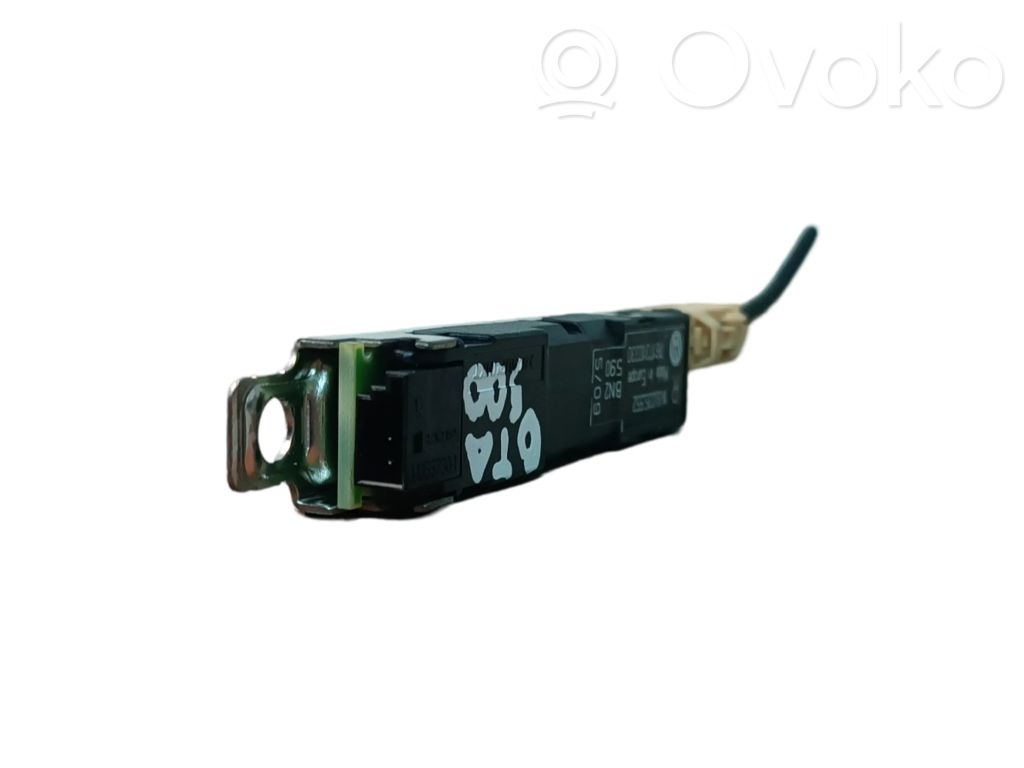 Antenos stiprintuvas   1K8035552