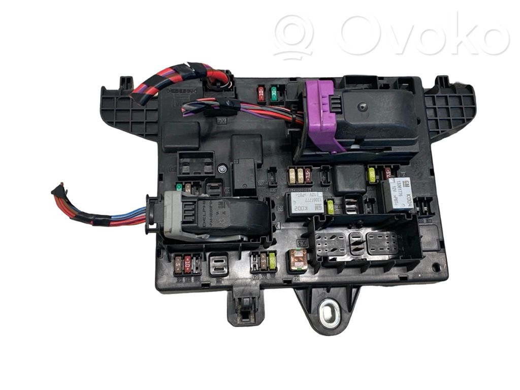 Opel Zafira C Ramka / Moduł bezpieczników 