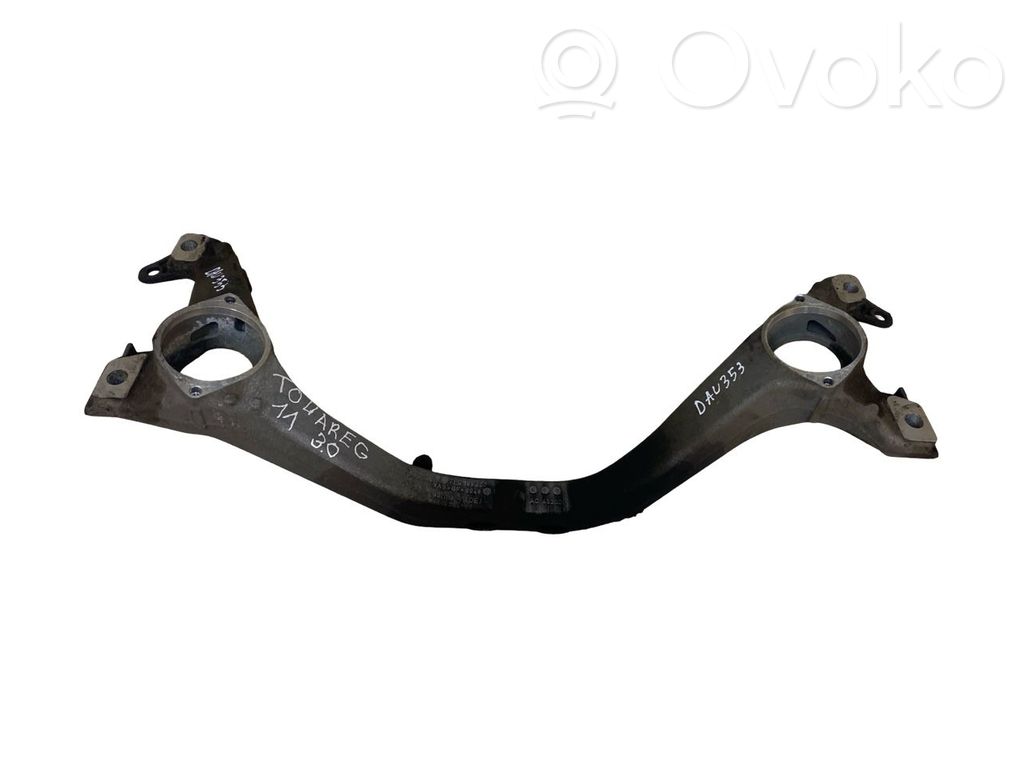 Volkswagen Touareg II Engine mounting bracket 