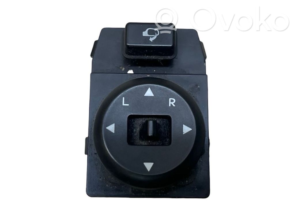 KIA Sorento Wing mirror switch 
