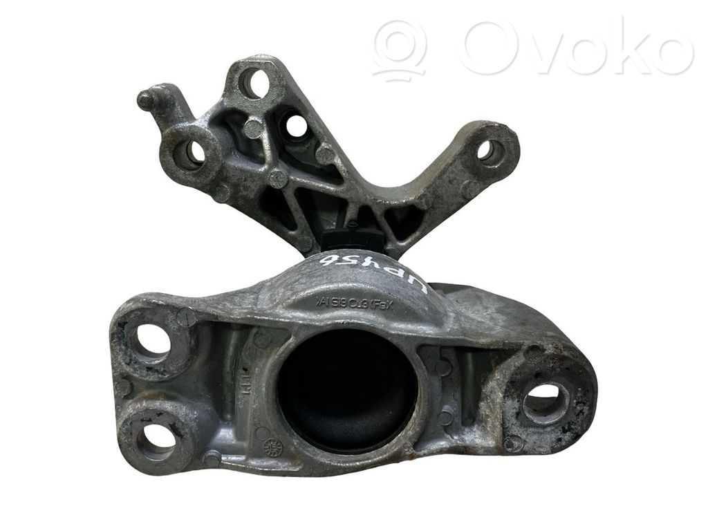Nissan Qashqai Engine mount bracket 