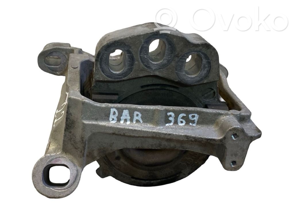 Mazda CX-5 Engine mount bracket 