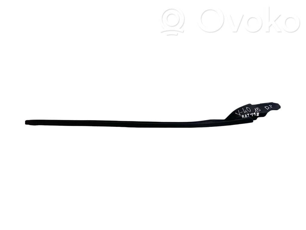 Volvo V40 Cross country Windshield trim 