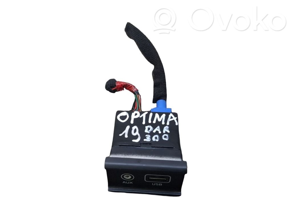 KIA Optima USB jungtis 