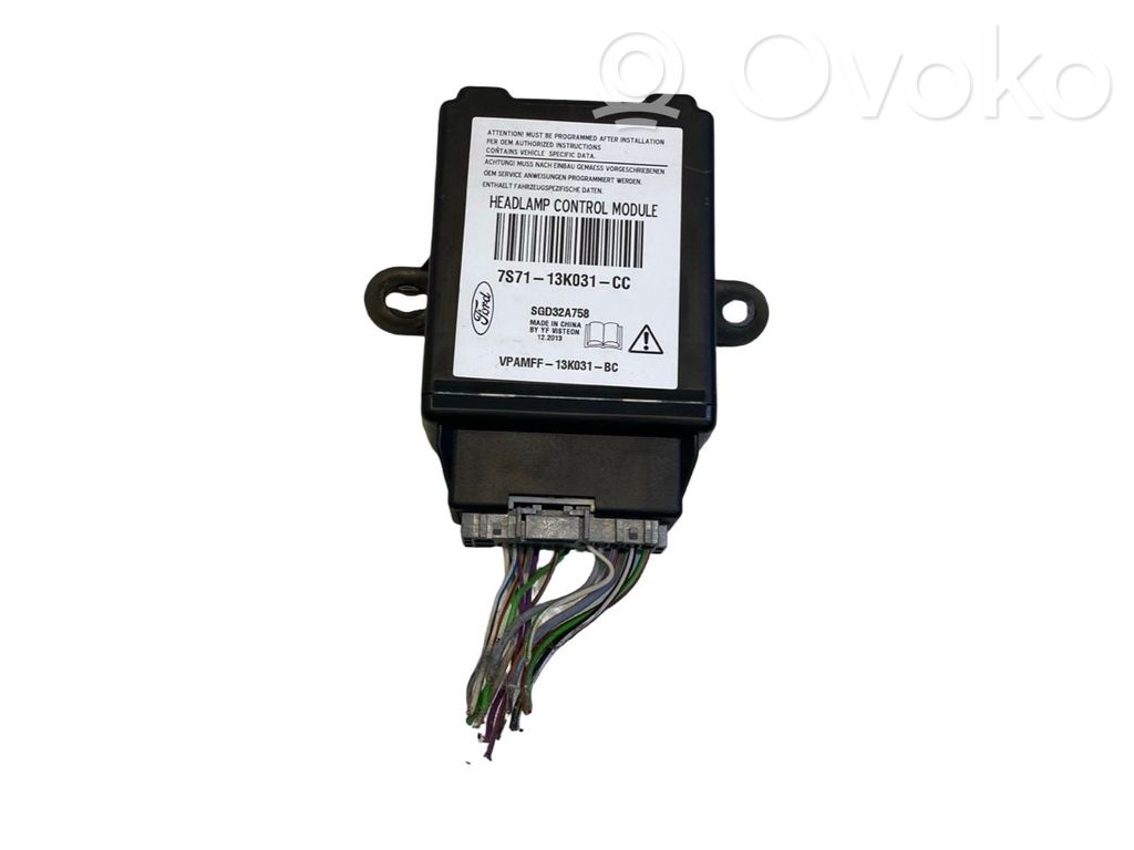 Ford Kuga II Light module LCM 