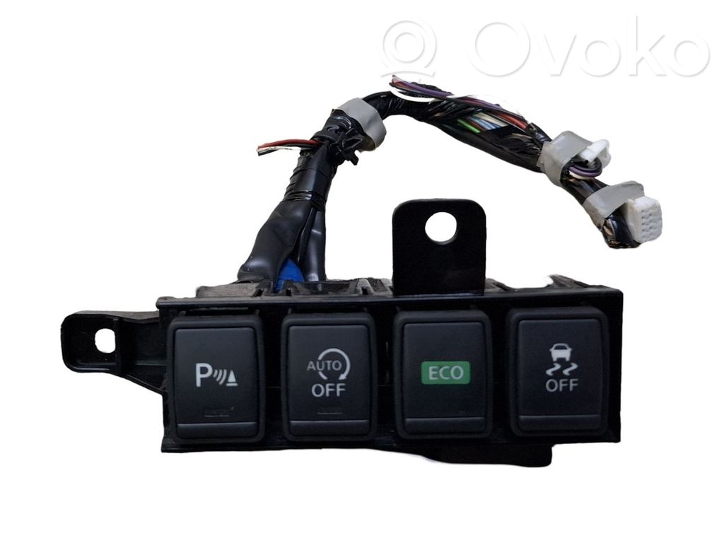 Nissan Qashqai A set of switches 