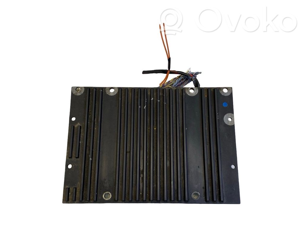 Volvo XC90 Sound amplifier 