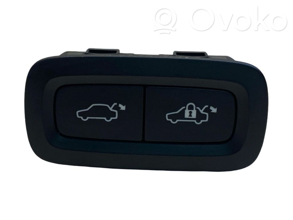 Volvo XC40 Botón interruptor de maletero abierto 