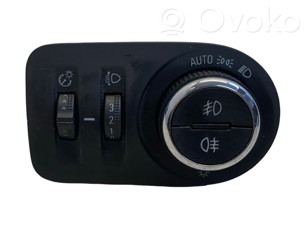 Opel Combo E Interruptor de luz 