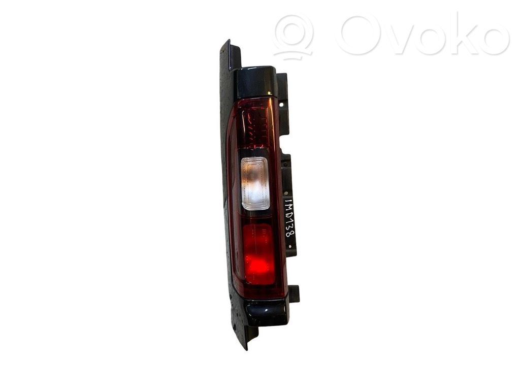 Opel Vivaro Lampa tylna 