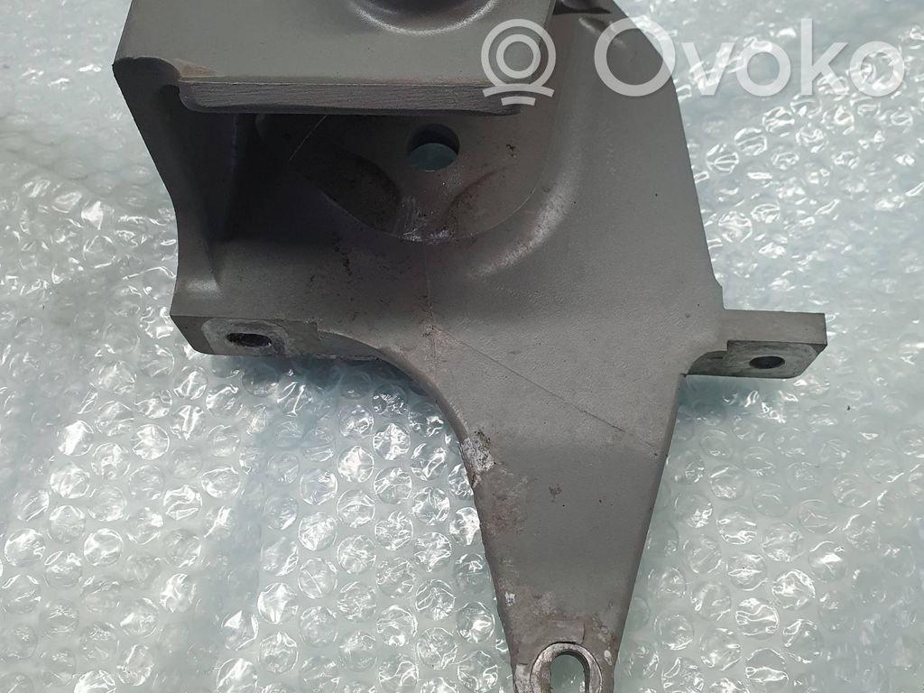 Tesla Model S Engine mounting bracket 