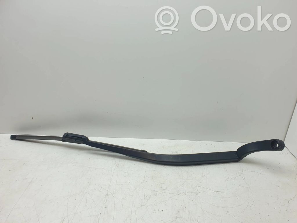 Chrysler Pacifica Front wiper blade arm 