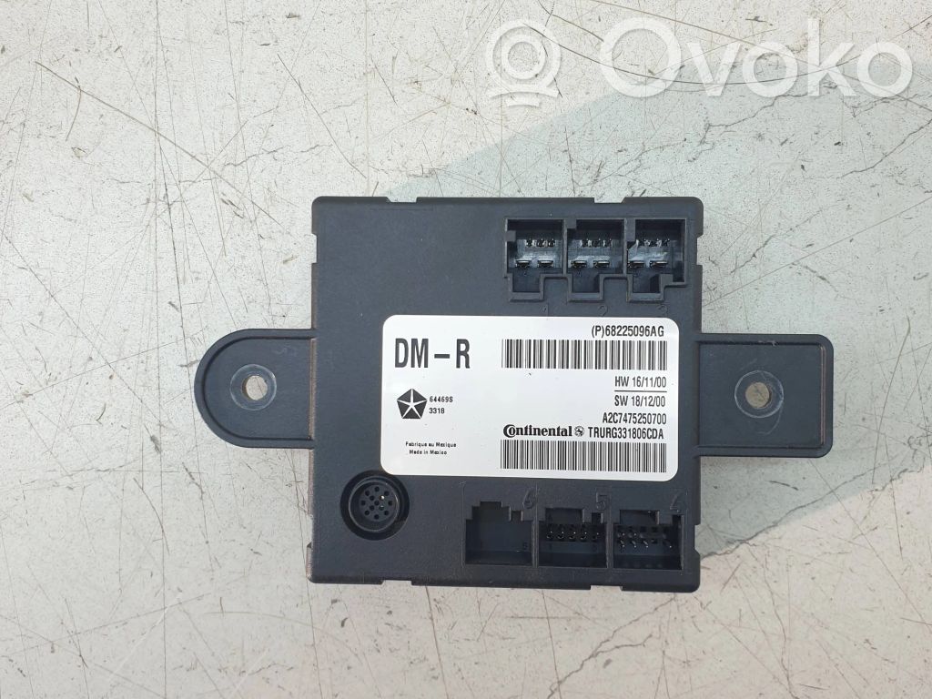 Chrysler Pacifica Door control unit/module 
