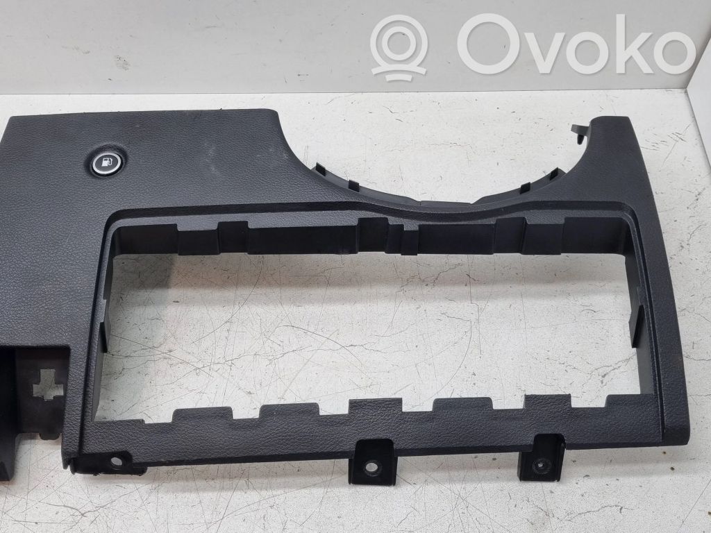 Dashboard lower bottom trim panel   P01746013BL