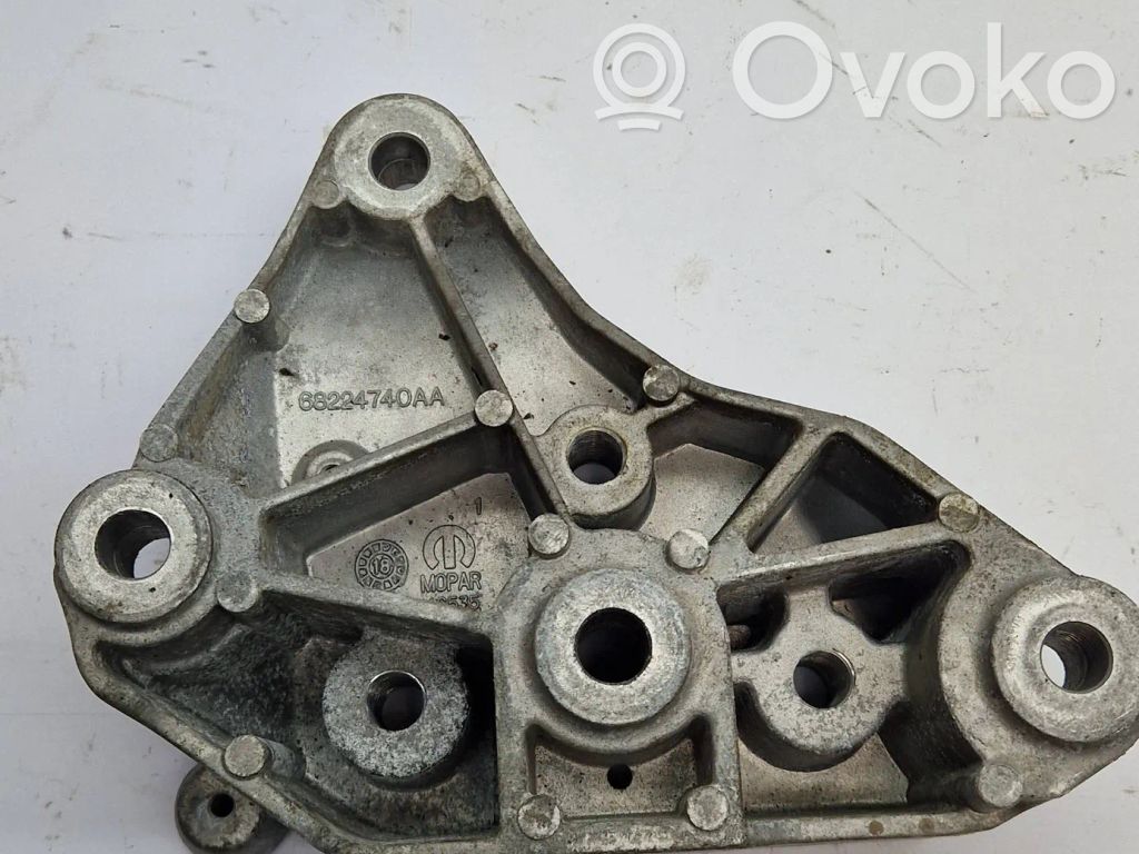 Chrysler Pacifica Gearbox mounting bracket 