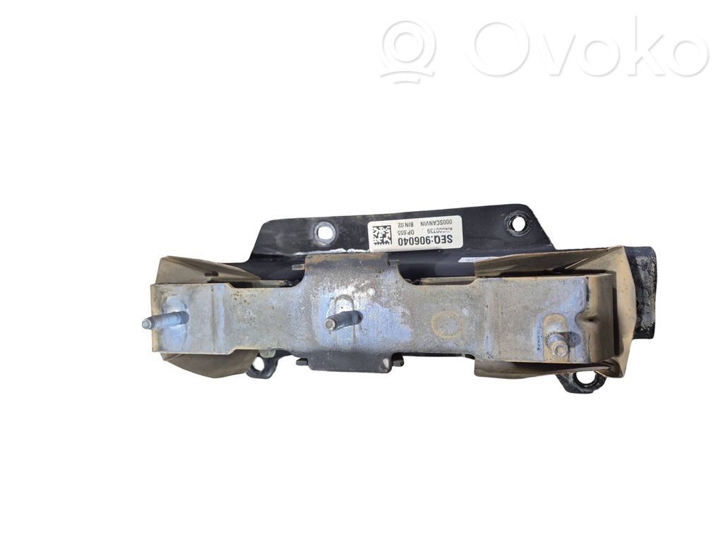 Gearbox mount   SEQ906040,0P655,MN000739
