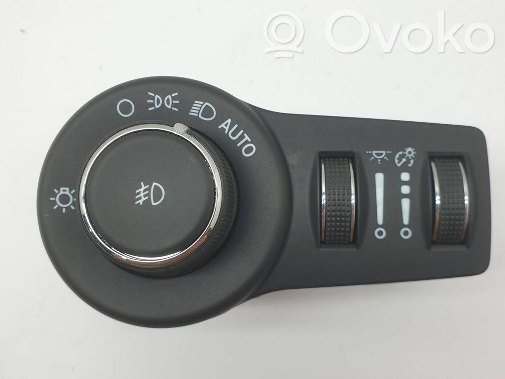 Chrysler Pacifica Light switch 