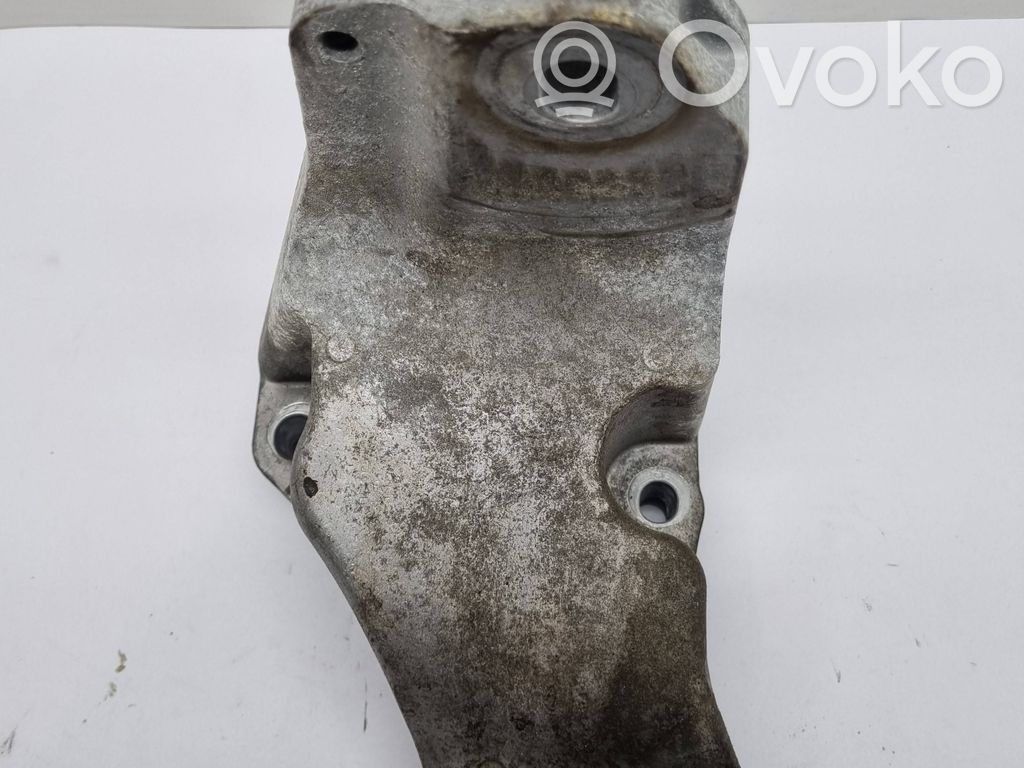 Ford Mustang VI Engine mounting bracket 