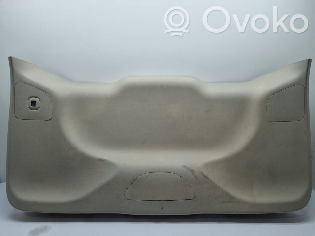 Chrysler Pacifica Moldura de la puerta trasera 