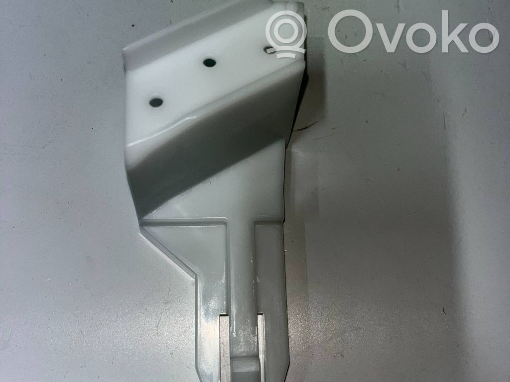 Front bumper mounting bracket   6400A851
