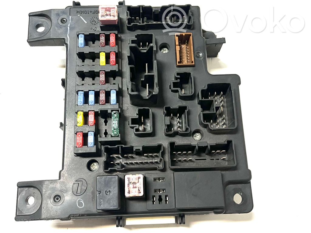 Drošinātāju bloks   8637A477,8637A466