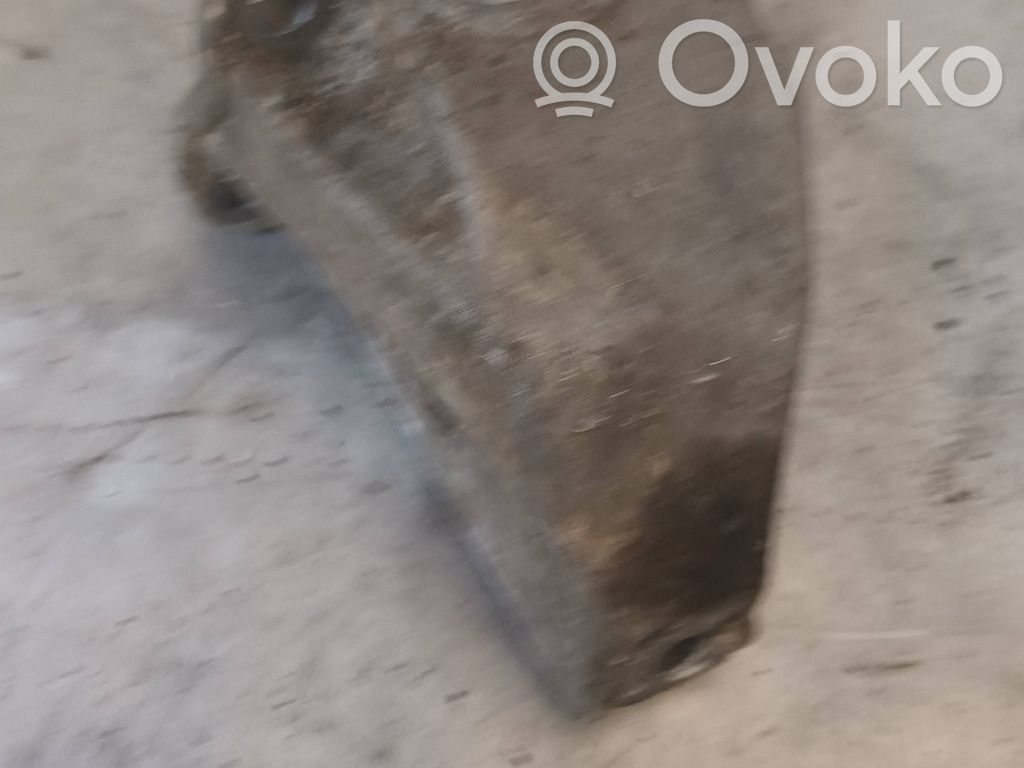 Volkswagen PASSAT B5 Gearbox mounting bracket 