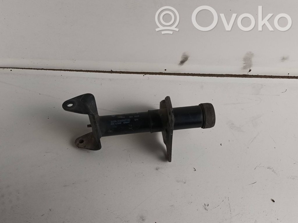 Volkswagen PASSAT B5 Front bumper mounting bracket 