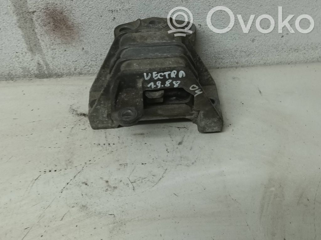 Opel Vectra C Engine mount bracket 
