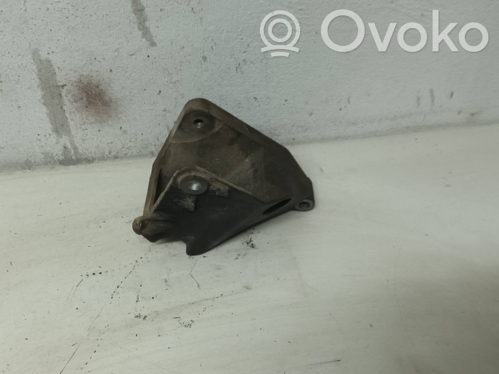Opel Vectra C Engine mounting bracket 