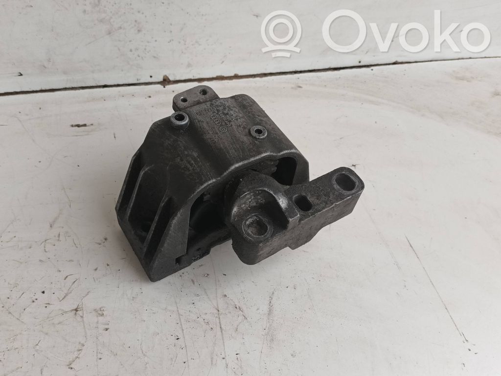 Volkswagen Golf IV Engine mount bracket 