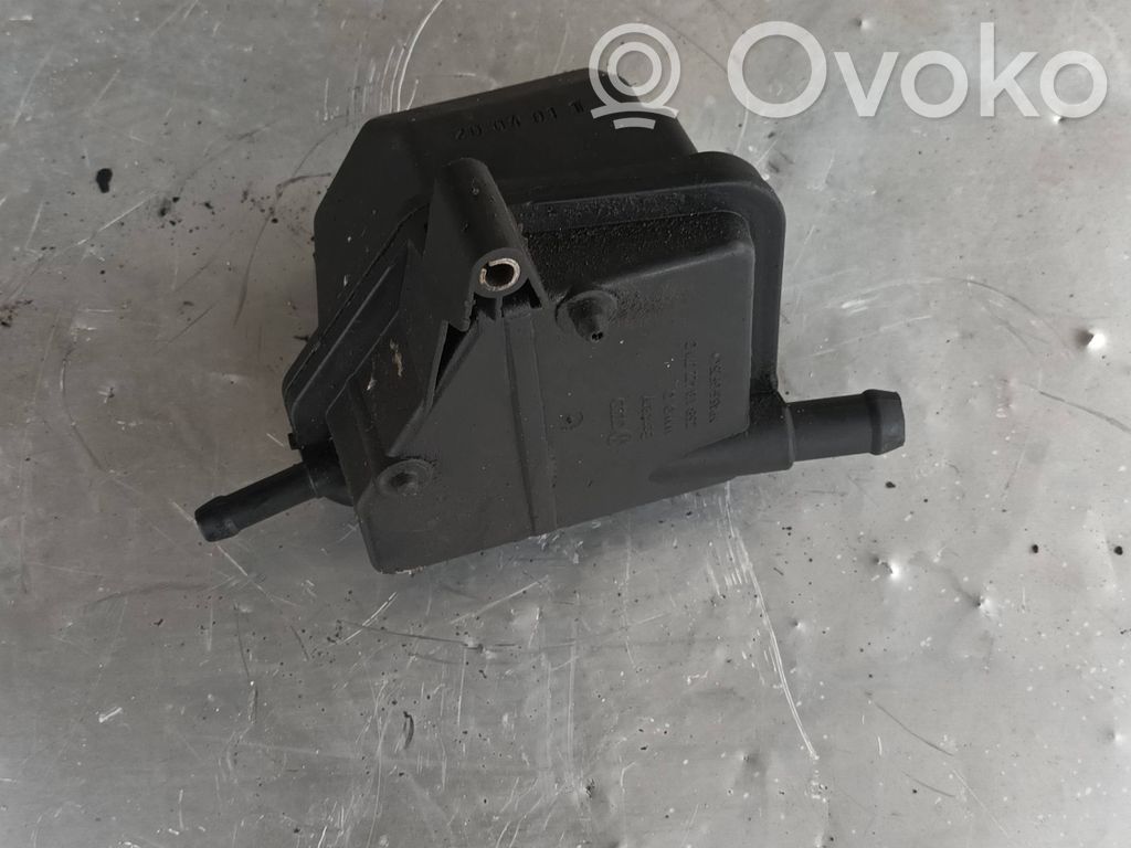 Audi A3 S3 8L Ohjaustehostimen nestesäiliö 