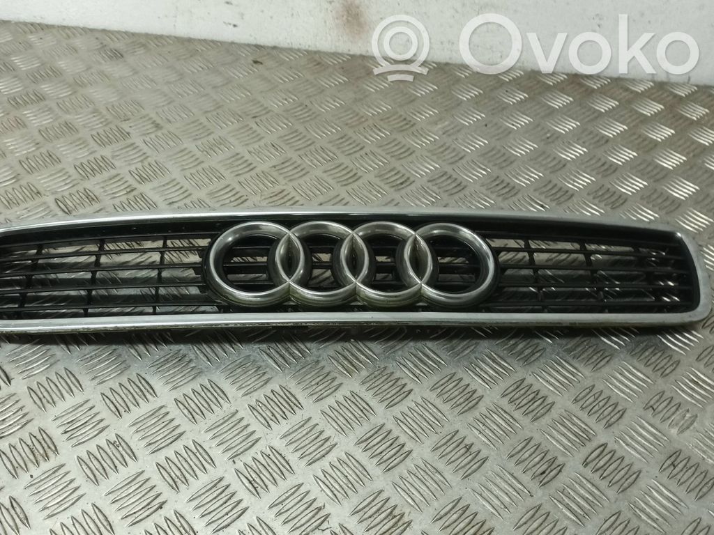 Audi A4 S4 B5 8D Atrapa chłodnicy / Grill 