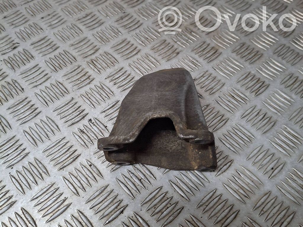 Volkswagen PASSAT B5.5 Gearbox mounting bracket 