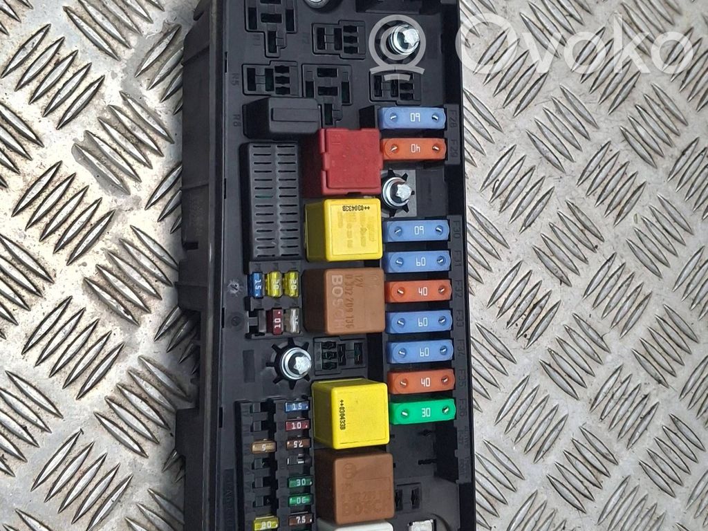 Opel Vectra C Fuse module 