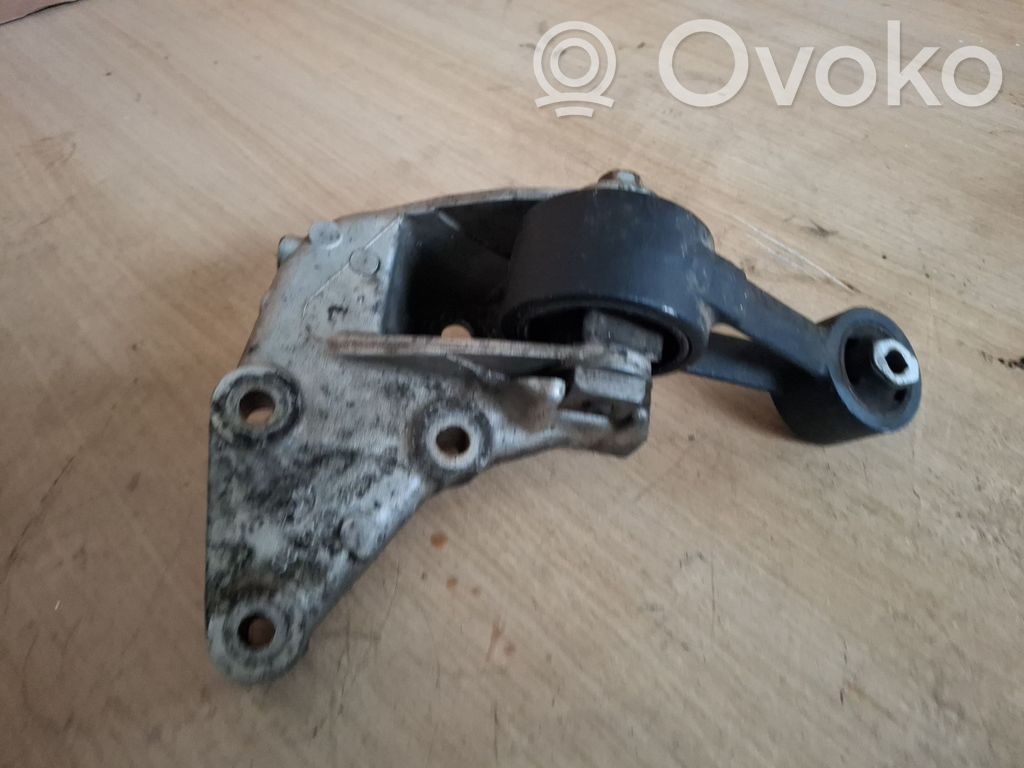 Peugeot 407 Engine mounting bracket 