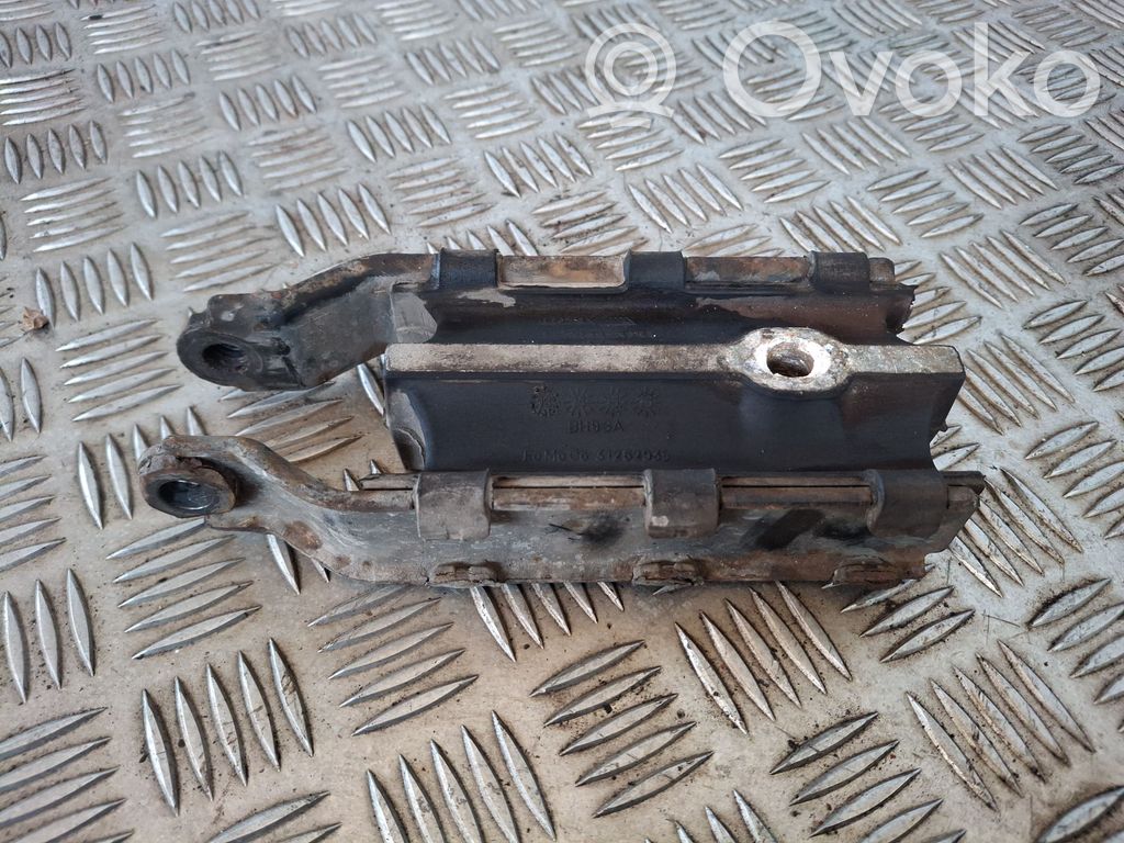 Volvo S60 Engine mount bracket 