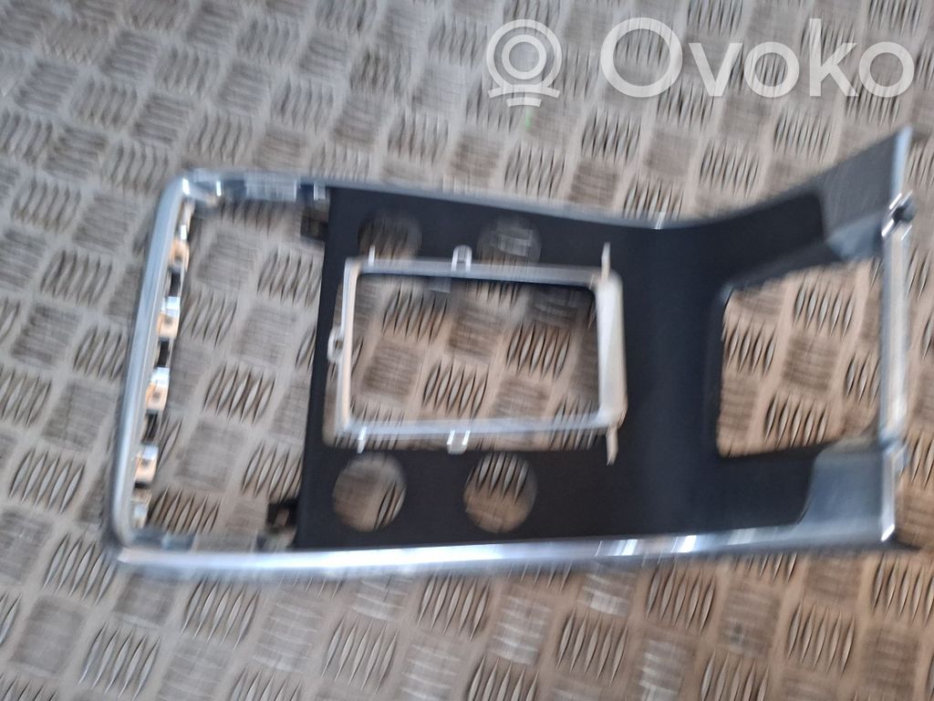 Volvo S60 Konsola środkowa / Radio / GPS 