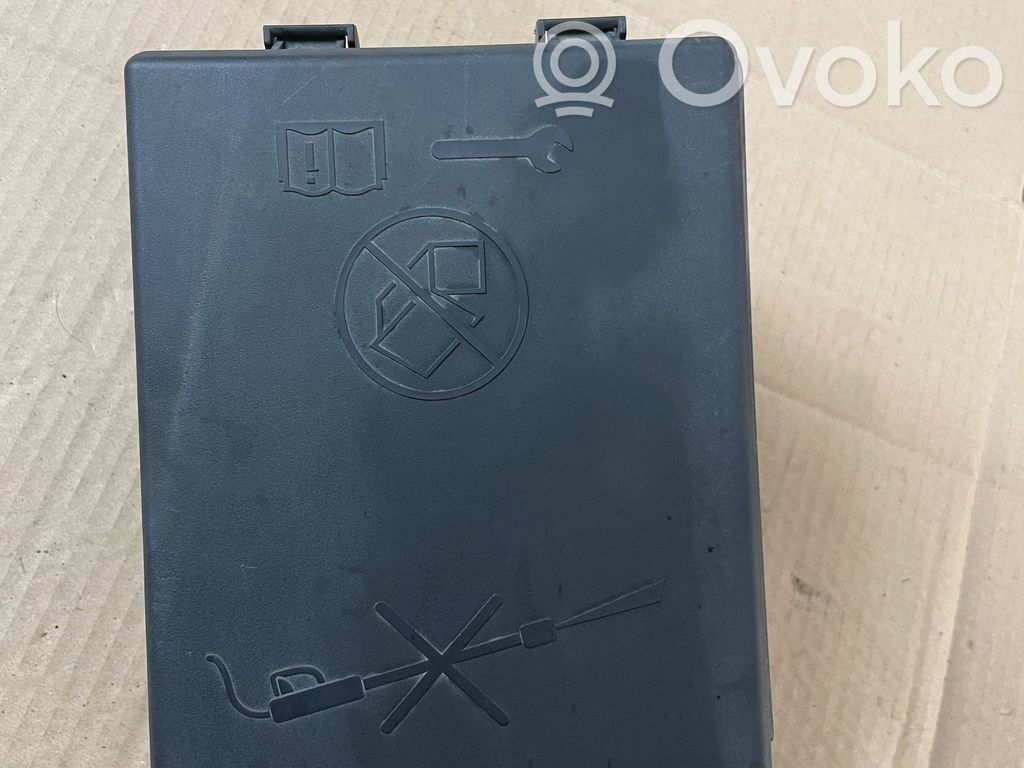 Opel Corsa E Fuse module 