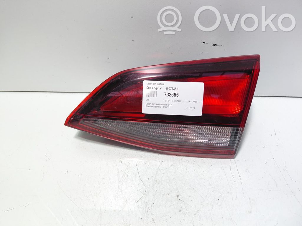 Opel Astra K Takaluukun valon lasit